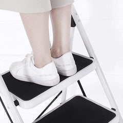 Lightweight Foldable Ladder